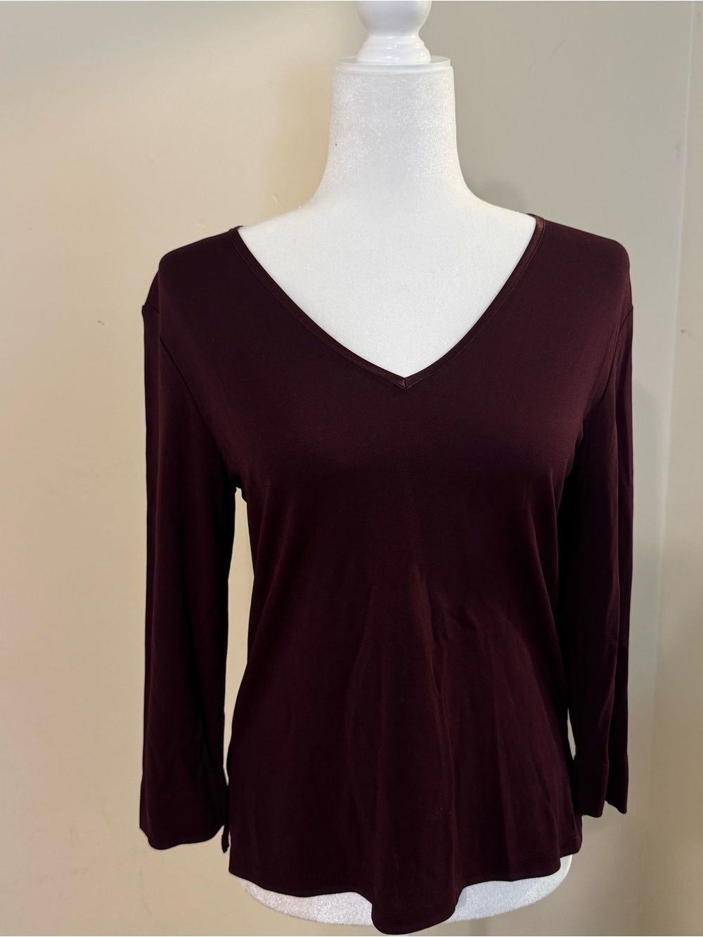 New York & Company Women's V-Neck Long Sleeve Top - Burgundy 3/4 sleeve Medium
